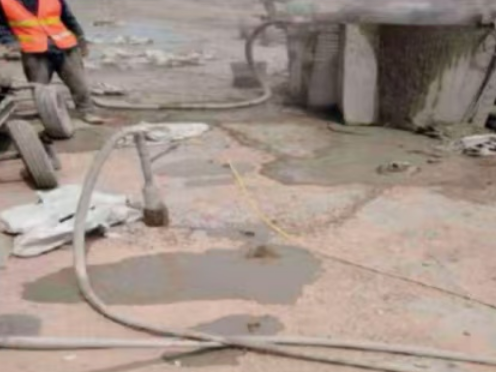 榆树水泥混凝土路面板底注浆技术 路面脱空注浆整治方案