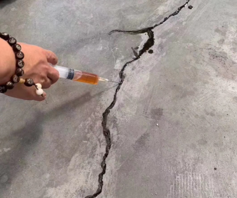 榆树混凝土裂缝修补技术详解​